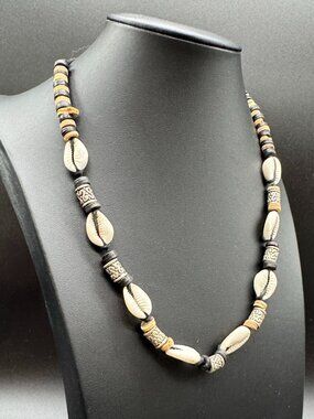 Vintage Sea Shell Necklace Boho Beach Beads